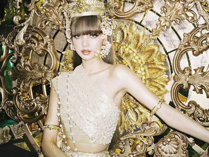 Blackpink's Lisa makes solo debut with record 97m views and counting - CNA  Lifestyle